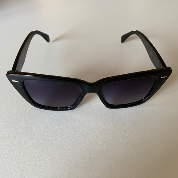 Sunglasses - Picture 1 of 5